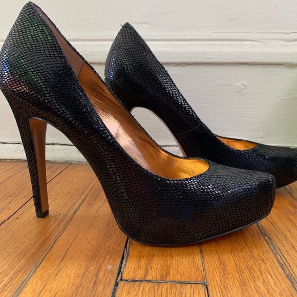 BCBGeneration Black Heels - Picture 2 of 4